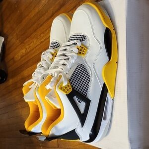 Air Jordan 4 Retro
